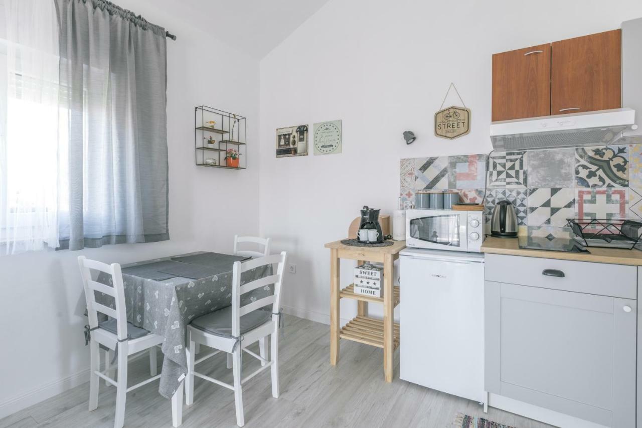 Апартаменты Hedon-Stone Стариград-Пакленица Экстерьер фото